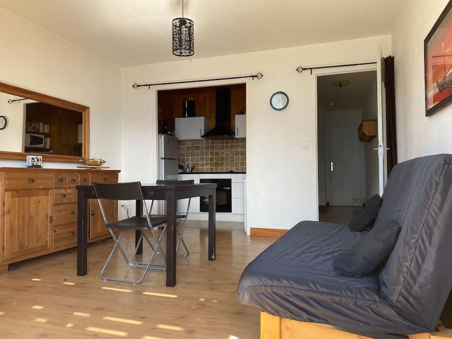 : Spacieux, Calme Et Agreable Apartment *